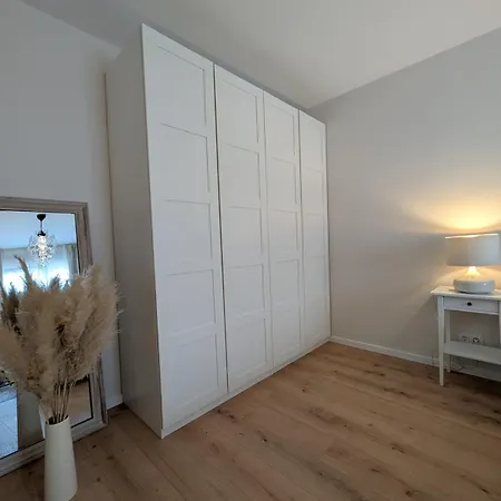 3 Flat In Cosy Area Of * Dusseldorf