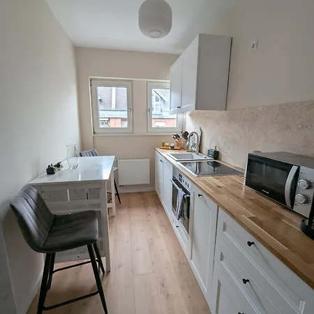 3 Flat In Cosy Area Of