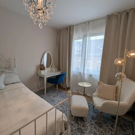 3 Flat In Cosy Area Of