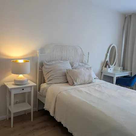 3 Flat In Cosy Area Of Apartamento Düsseldorf