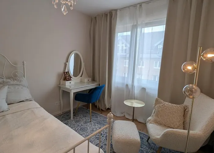 3 Flat In Cosy Area Of